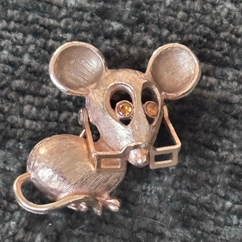 Vintage Avon Mouse Brooch Moving Glasses Gold Tone Rhinestone Eyes Pin